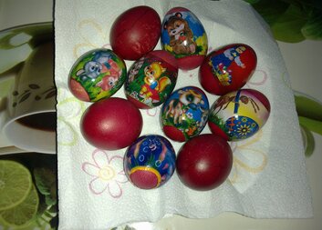 Улаан өндөгний баярыг улс орнууд хэрхэн тэмдэглэдэг вэ? 